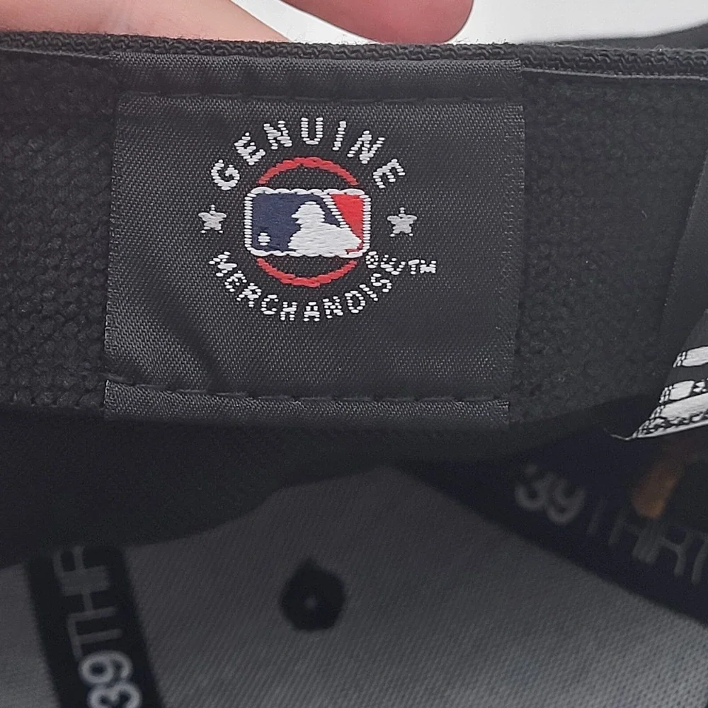 St. Louis Cardinals Armed Forces Day New Era 39THIRTY Medium-Large Black Hat‎